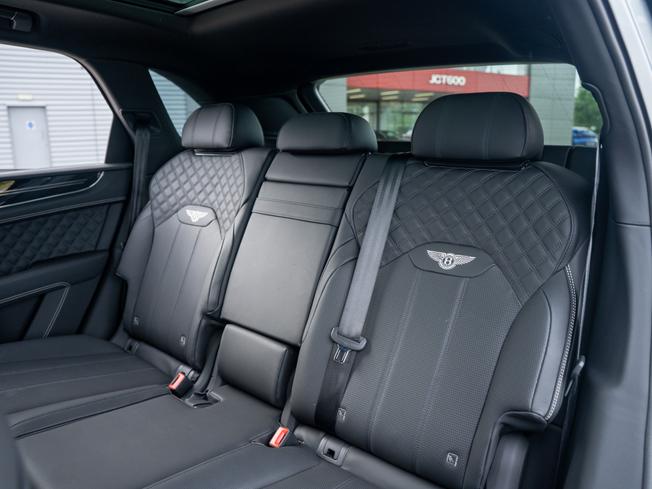 BENTLEY Bentayga Photo 21