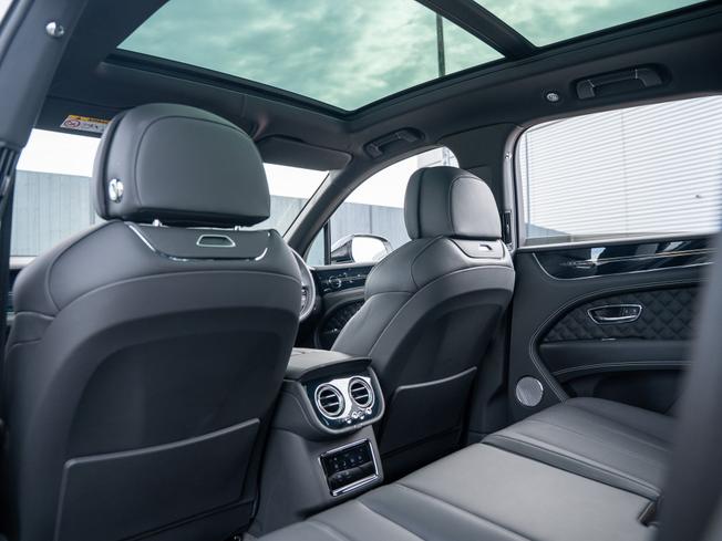 BENTLEY Bentayga Photo 23