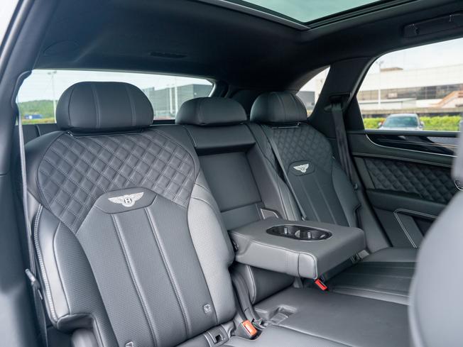 BENTLEY Bentayga Photo 24