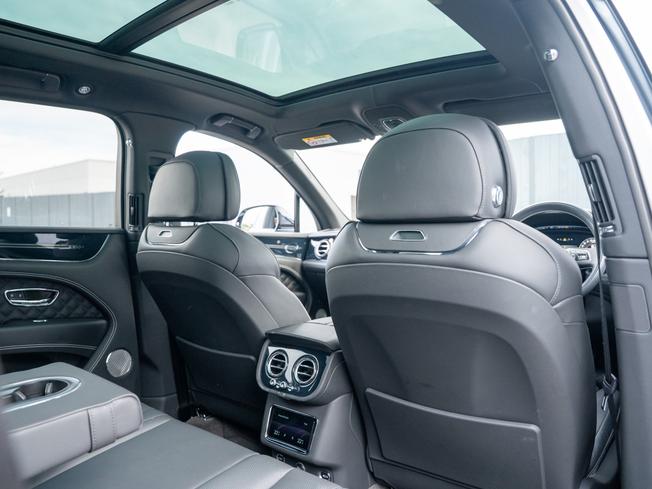 BENTLEY Bentayga Photo 25