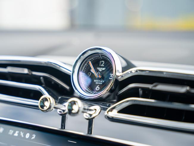 BENTLEY Bentayga Photo 26