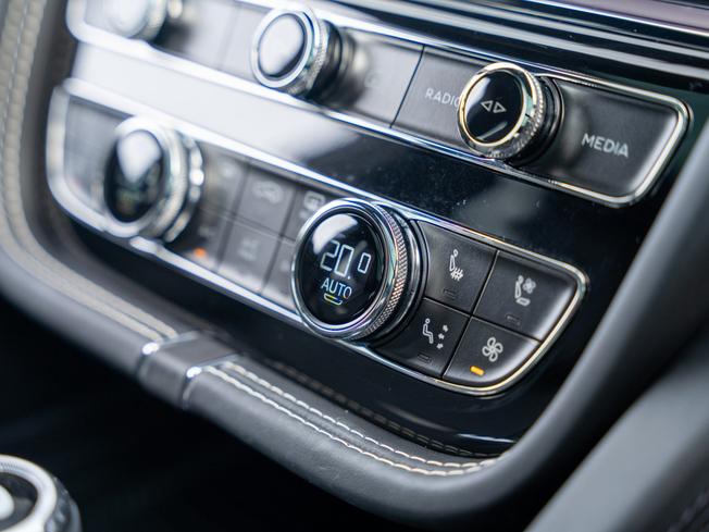 BENTLEY Bentayga Photo 27