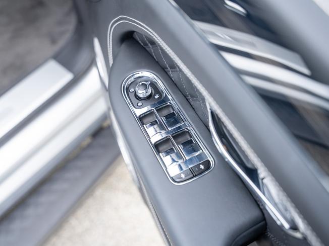 BENTLEY Bentayga Photo 32
