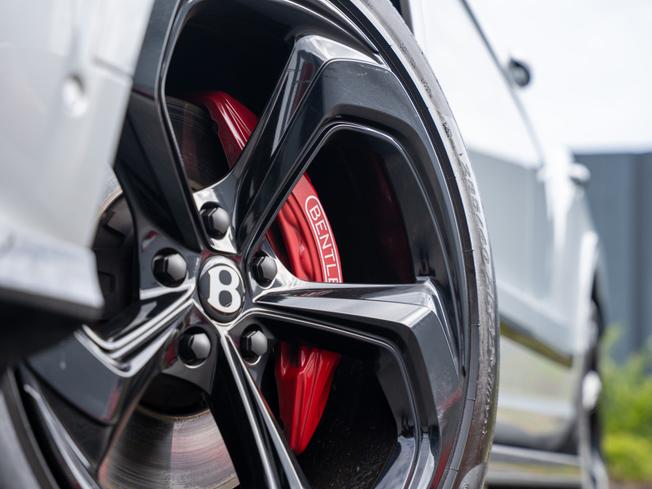 BENTLEY Bentayga Photo 35