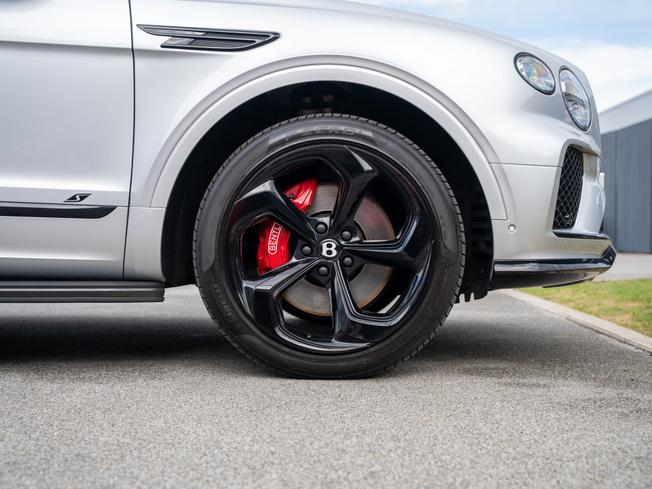 BENTLEY Bentayga Photo 6