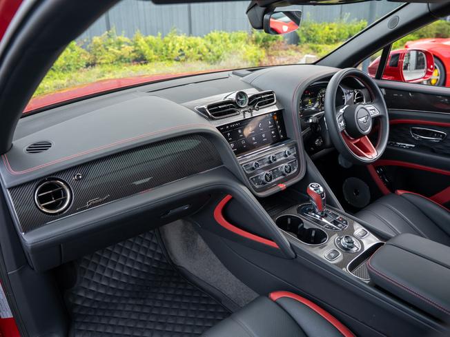 Bentley Bentayga Photo 11