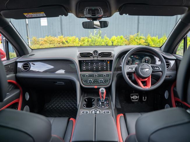 Bentley Bentayga Photo 12