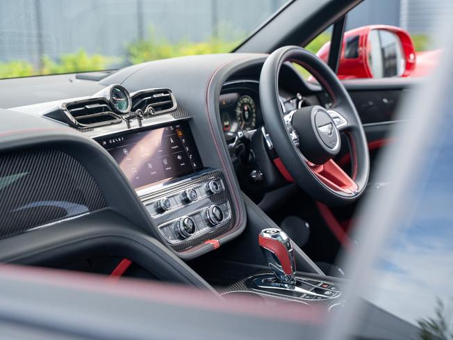 Bentley Bentayga Photo 13
