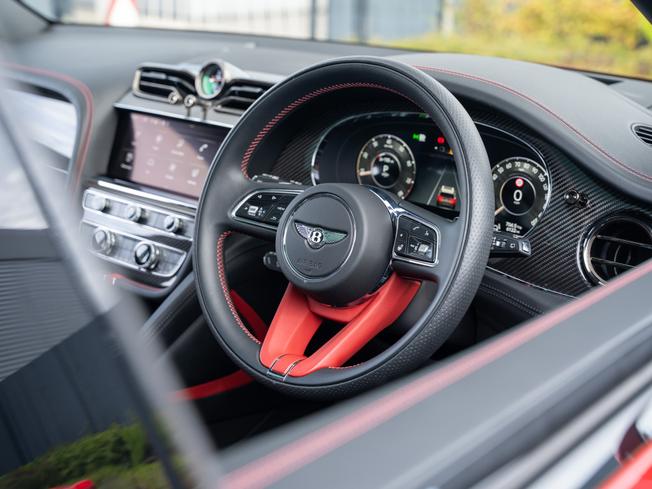 Bentley Bentayga Photo 14