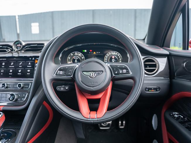 Bentley Bentayga Photo 15