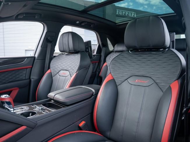 Bentley Bentayga Photo 23