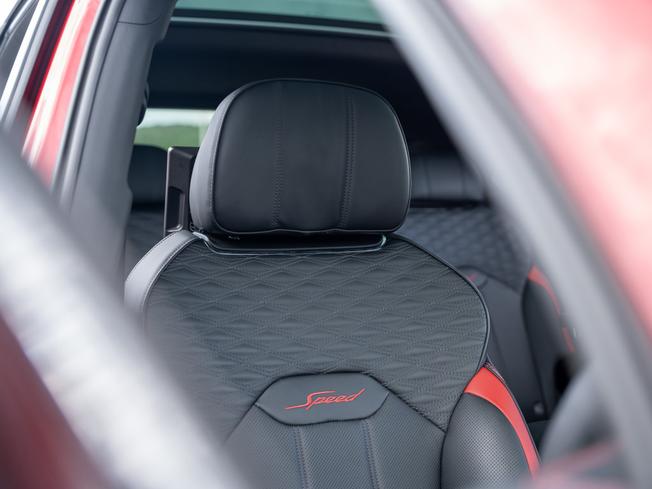 Bentley Bentayga Photo 26