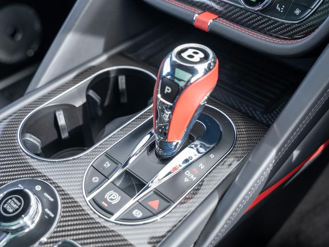 Bentley Bentayga Photo 32