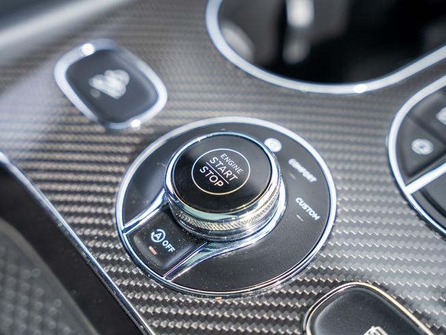 Bentley Bentayga Photo 33