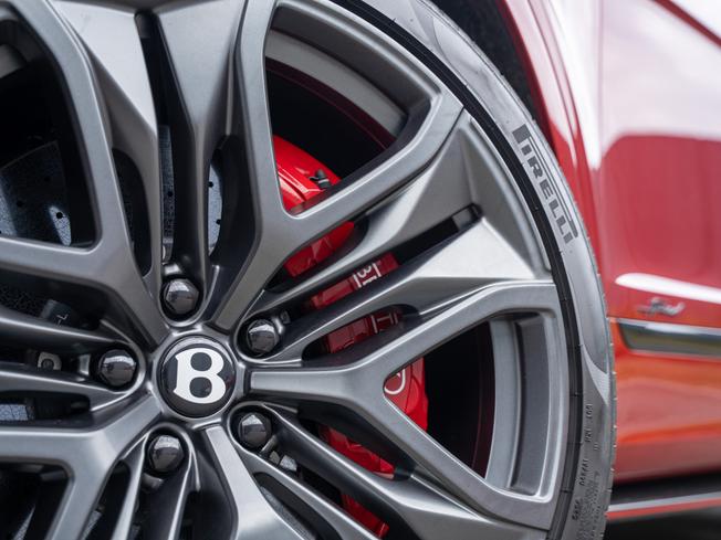 Bentley Bentayga Photo 40