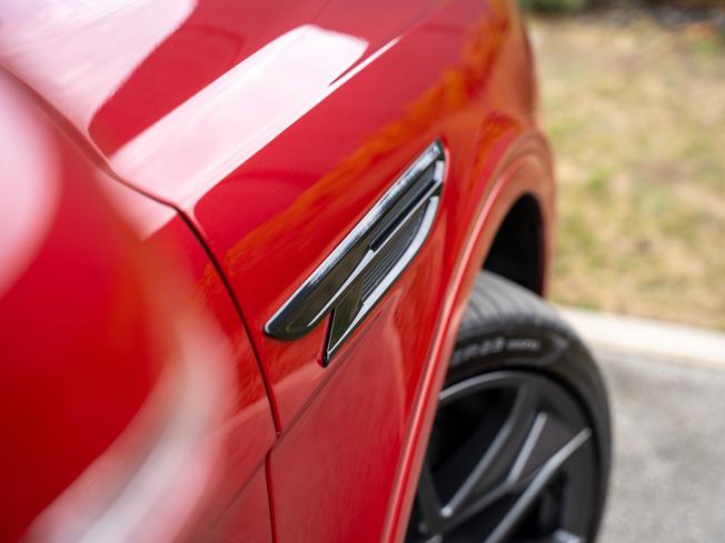Bentley Bentayga Photo 42