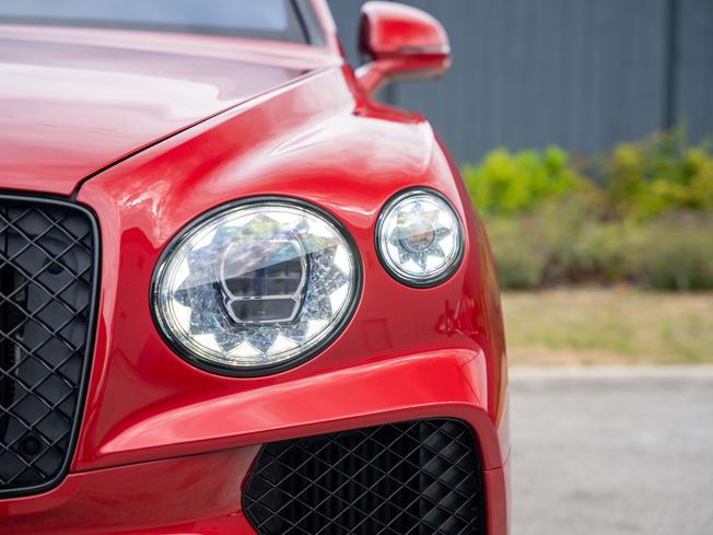 Bentley Bentayga Photo 45