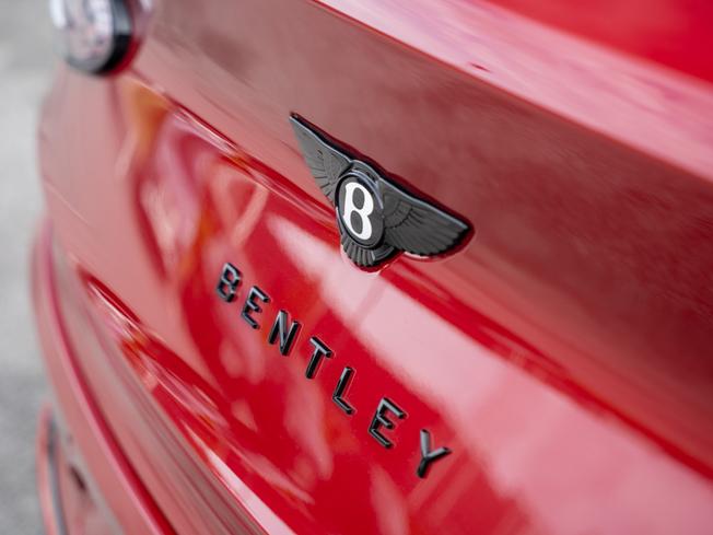 Bentley Bentayga Photo 47