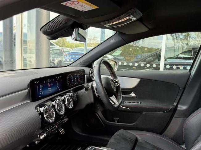MERCEDES-BENZ A Class Photo 3