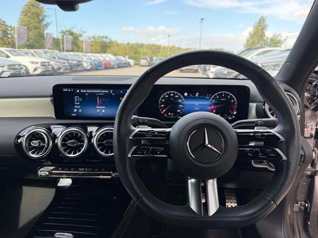 MERCEDES-BENZ A Class Photo 37