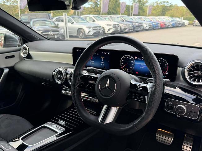 MERCEDES-BENZ A Class Photo 38