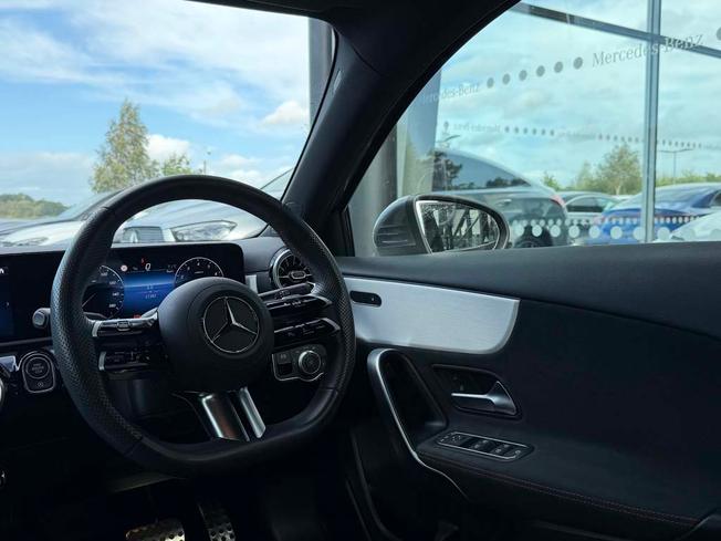 MERCEDES-BENZ A Class Photo 40