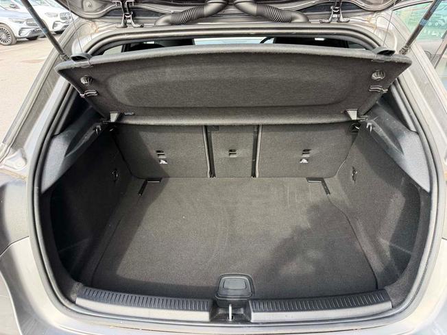 MERCEDES-BENZ A Class Photo 9