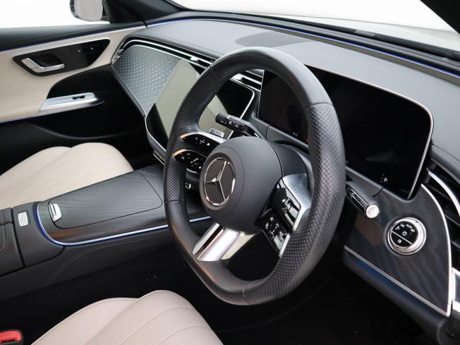MERCEDES-BENZ E Class Photo 12