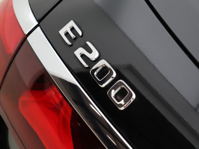 MERCEDES-BENZ E Class Photo 24