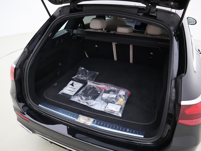 MERCEDES-BENZ E Class Photo 9