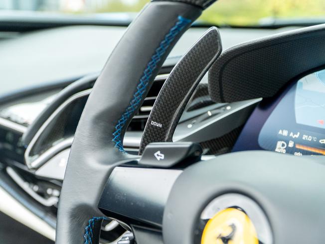 FERRARI SF90 Spider Photo 20