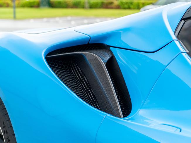 FERRARI SF90 Spider Photo 32