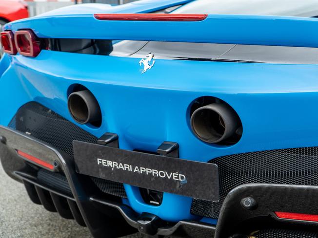 FERRARI SF90 Spider Photo 38