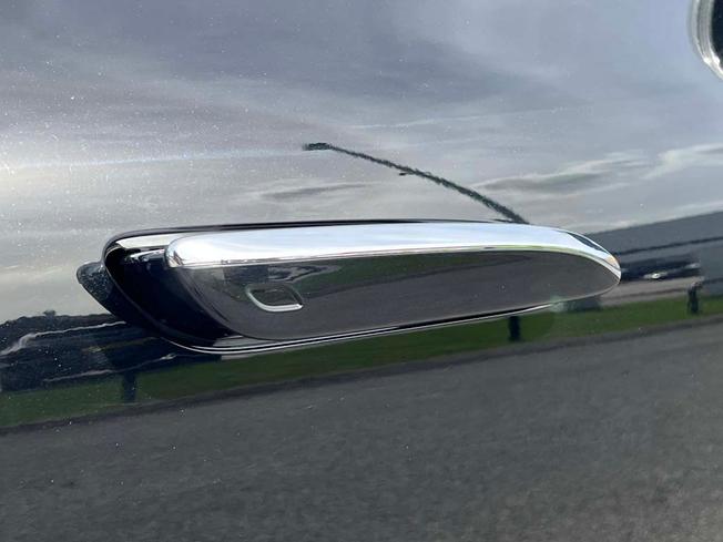 MERCEDES-BENZ Eqs Photo 17
