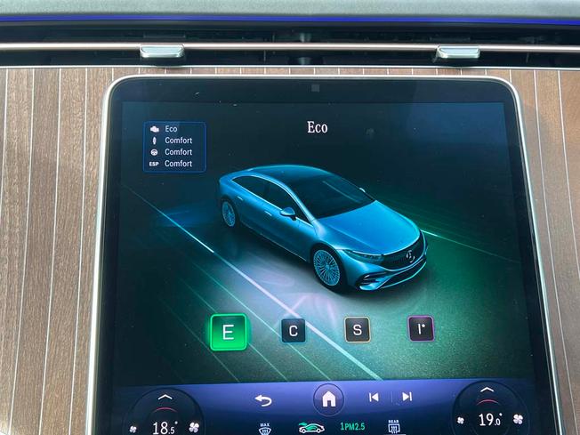 MERCEDES-BENZ Eqs Photo 33