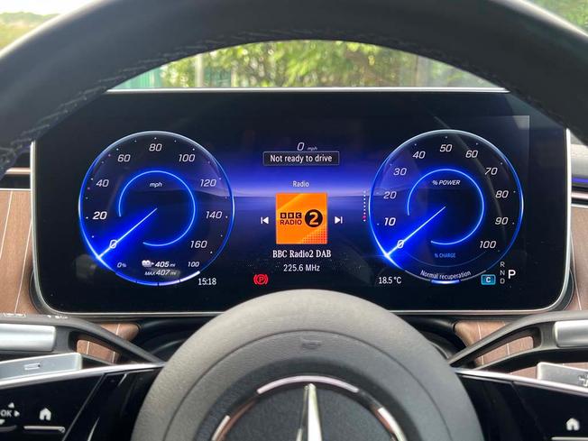 MERCEDES-BENZ Eqs Photo 47