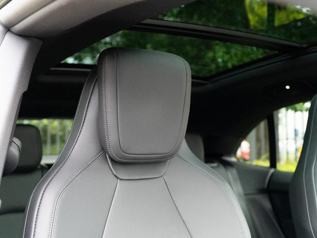 PORSCHE Macan Photo 12
