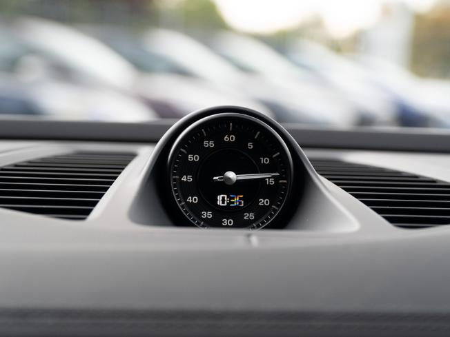 PORSCHE Macan Photo 16