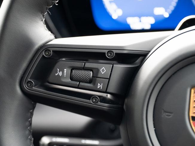 PORSCHE Macan Photo 17