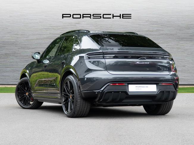 PORSCHE Macan Photo 2