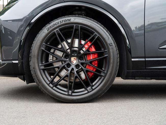 PORSCHE Macan Photo 4