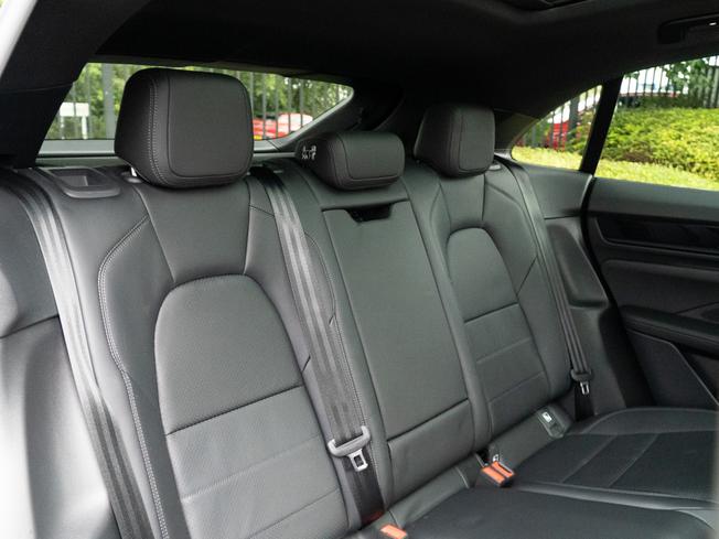 PORSCHE Macan Photo 9