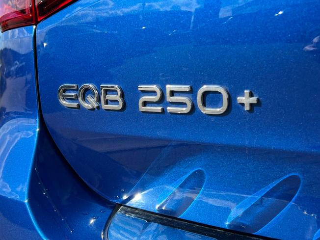 MERCEDES-BENZ Eqb Photo 19