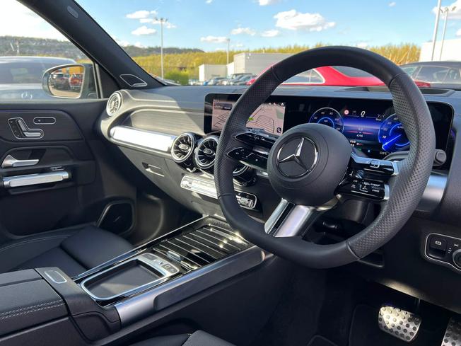 MERCEDES-BENZ Eqb Photo 24