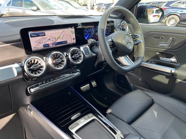 MERCEDES-BENZ Eqb Photo 3