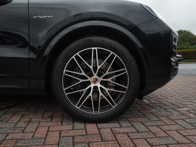 PORSCHE Cayenne Photo 4