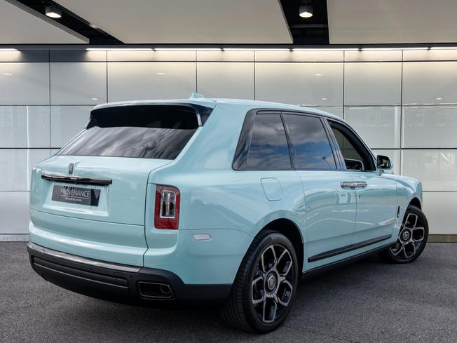ROLLS-ROYCE Cullinan Photo 14