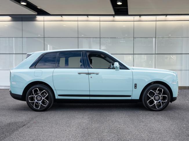 ROLLS-ROYCE Cullinan Photo 15