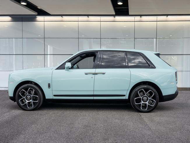 ROLLS-ROYCE Cullinan Photo 3