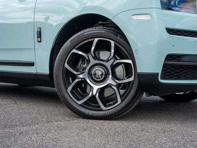 ROLLS-ROYCE Cullinan Photo 37
